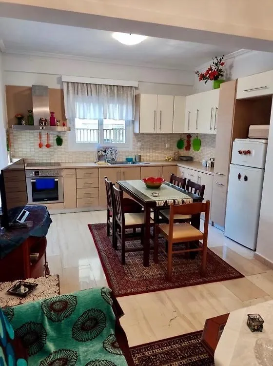 Marys House , Lovely 2-Bedroom Apartment Thessaloniki