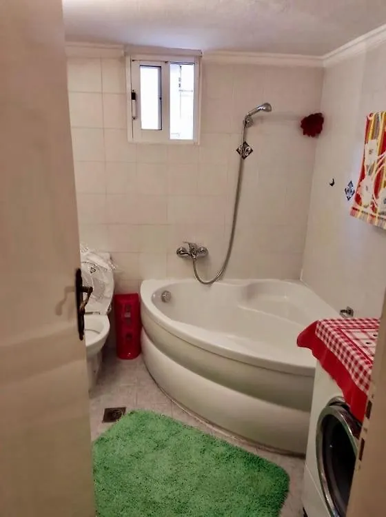 Marys House , Lovely 2-Bedroom Apartment Thessaloniki