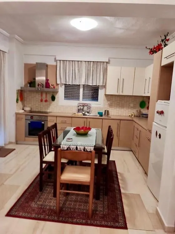 Marys House , Lovely 2-Bedroom Apartment Thessaloniki